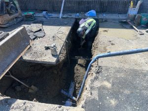 【写真3】開削部 施工状況取付管設置
