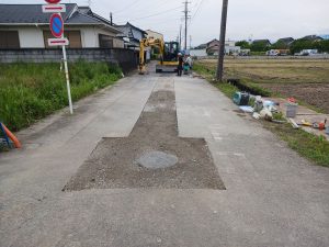写真６．開削部施工状況-５工区（舗装仮復旧）